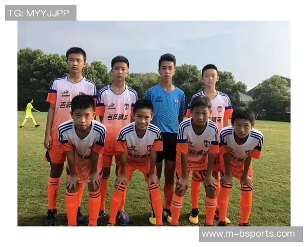 深圳足球队在精英赛中的拼搏历程与荣耀追寻的特别报道